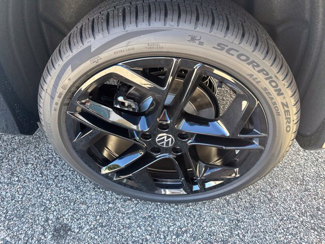 New 2026 Volkswagen Tiguan SE R-Line AWD/4WD image 11