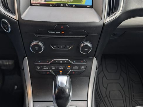 Used 2015 Ford Edge SEL w/ Equipment Group 201A AWD/4WD image 14