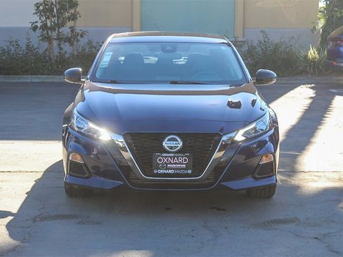 Used 2020 Nissan Altima 2.0 SR image 2