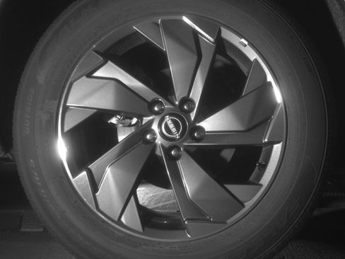 Used 2025 Nissan Rogue SV image 15