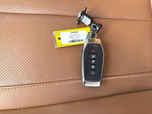 Certified 2025 INFINITI QX60 Sensory image 29