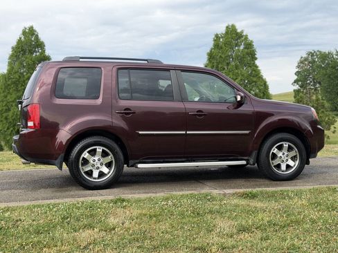 Used 2010 Honda Pilot Touring image 10