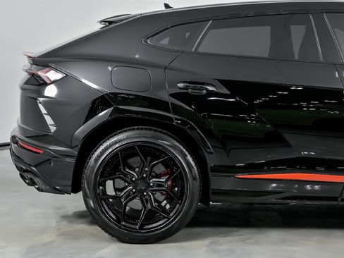Used 2020 Lamborghini Urus image 13