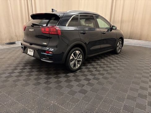 Used 2022 Kia Niro EX w/ Cold Weather Package image 5