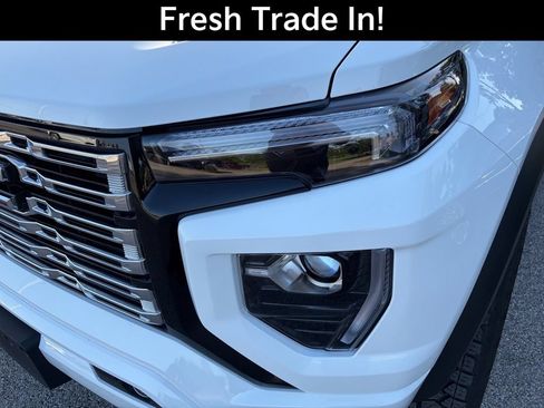 Used 2025 GMC Canyon Denali AWD/4WD image 4