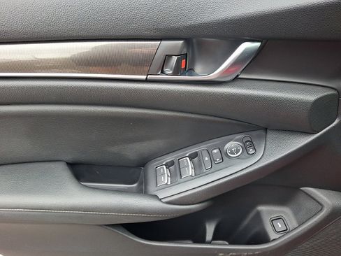 Used 2019 Honda Accord Sport image 12