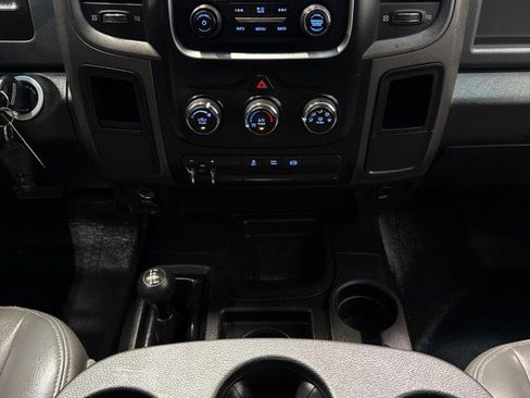 Used 2018 RAM 2500 Tradesman w/ Chrome Appearance Group AWD/4WD image 18