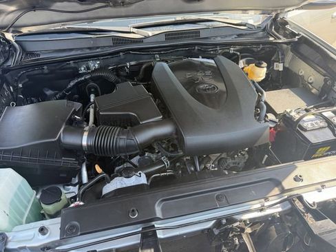 Certified 2022 Toyota Tacoma SR5 w/ Technology Package RWD image 25