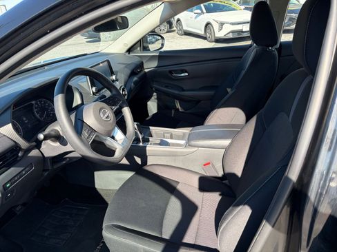 Used 2025 Nissan Sentra SV image 23