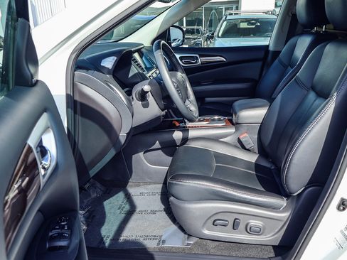 Used 2015 Nissan Pathfinder SL w/ Cargo Package image 2