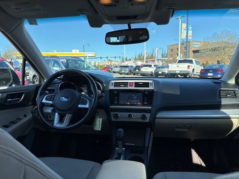 Used 2016 Subaru Outback 2.5i Premium image 6