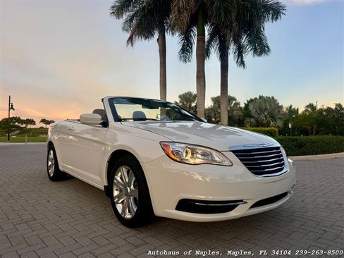 Used 2013 Chrysler 200 Touring FWD image 1