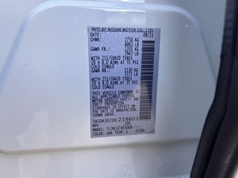 Used 2024 Nissan Pathfinder Platinum w/ Cargo Package image 36