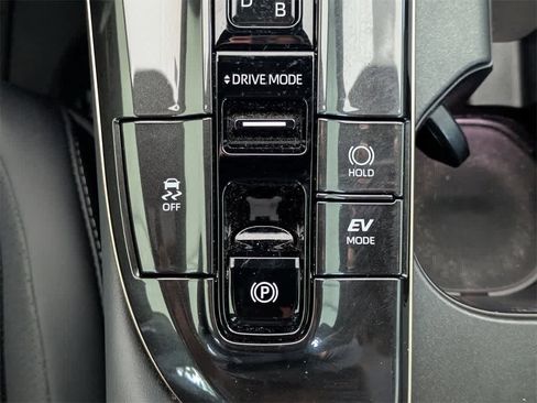 Used 2025 Toyota Crown XLE image 29