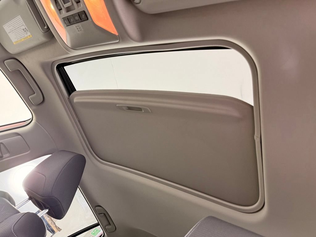 Used 2019 Toyota RAV4 XLE w/ Convenience Package AWD/4WD image 29