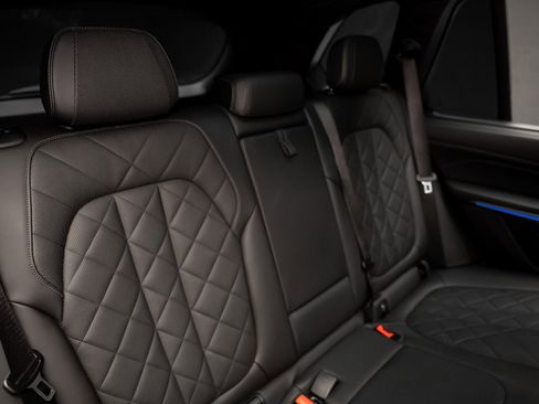 Used 2023 BMW X5 M50i w/ Executive Package image 65