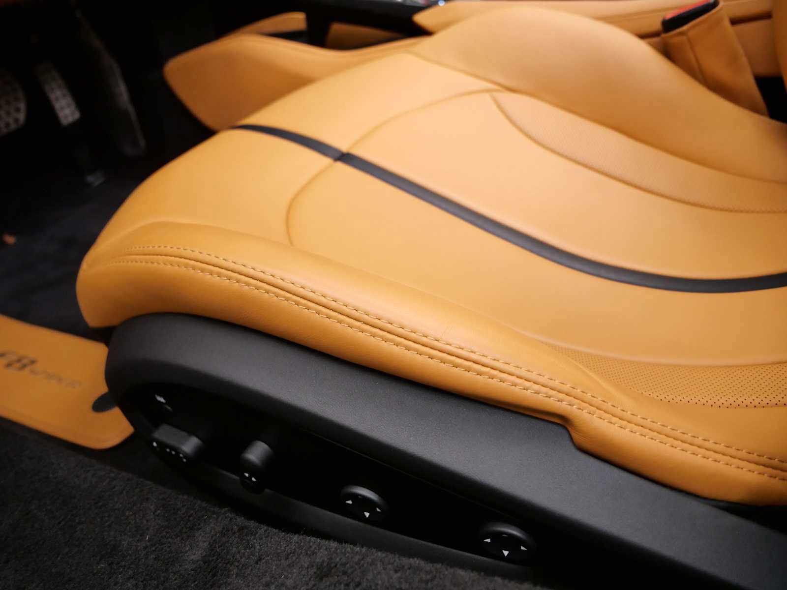 Certified 2023 Ferrari F8 Tributo RWD image 21