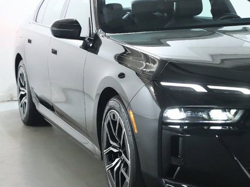 Certified 2025 BMW i7 xDrive60 image 8