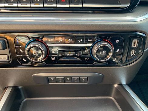 Used 2024 Chevrolet Silverado 2500 High Country image 24