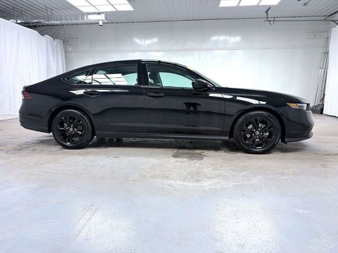 Used 2025 Honda Accord SE image 10