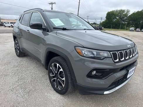 Used 2023 Jeep Compass Limited AWD/4WD image 6