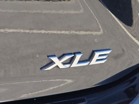Used 2025 Toyota Camry XLE image 29