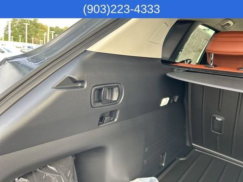 Used 2025 MAZDA CX-50 Meridian Edition w/ Weather Package AWD/4WD image 13