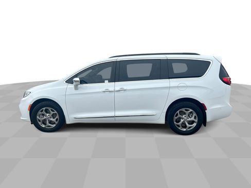 Used 2022 Chrysler Pacifica Limited image 6