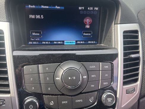 Used 2015 Chevrolet Cruze LT FWD image 19