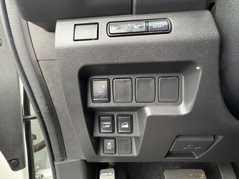 Used 2024 Nissan Frontier SV w/ Technology Package image 24