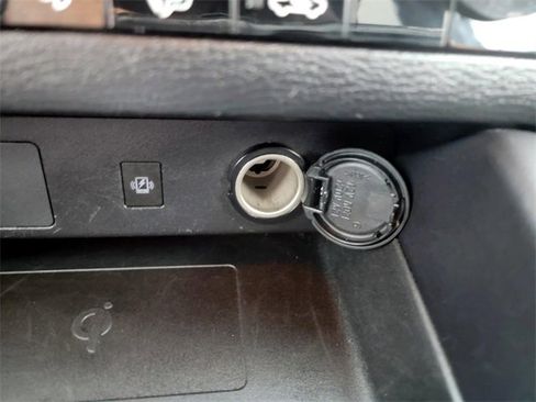 Used 2024 Mitsubishi Outlander SE image 27