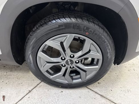 Certified 2024 Kia Seltos S AWD/4WD image 29