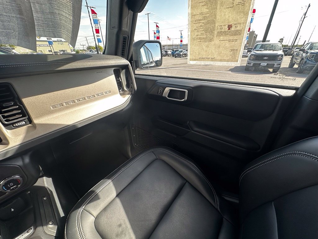 Used 2026 Ford Bronco Outer Banks AWD/4WD image 18