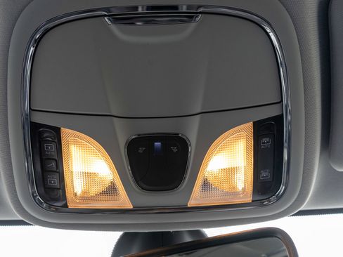 Used 2019 Jeep Cherokee Trailhawk w/ Comfort/Convenience Group image 14