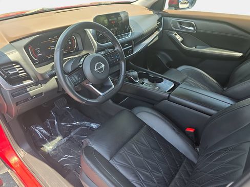 Used 2023 Nissan Rogue Platinum FWD image 16