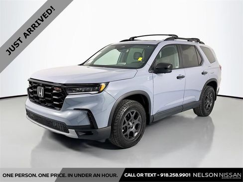 Used 2023 Honda Pilot TrailSport image 1