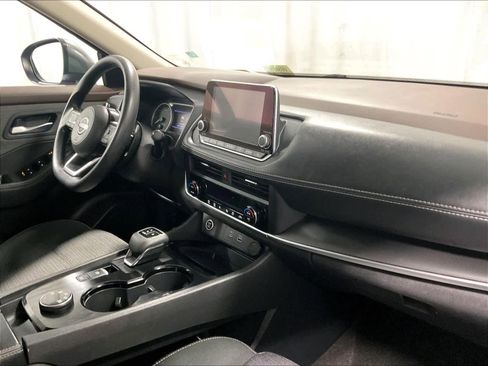 Used 2023 Nissan Rogue SV image 14