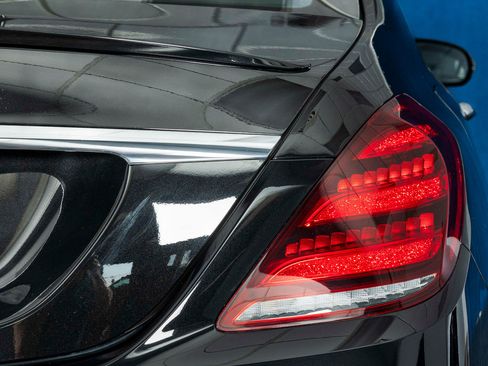 Used 2020 Mercedes-Benz S 560 Sedan image 30