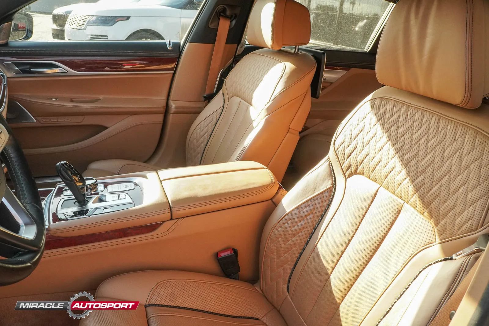Used 2019 BMW ALPINA B7 xDrive w/ Luxury Rear Seating Package AWD/4WD image 19