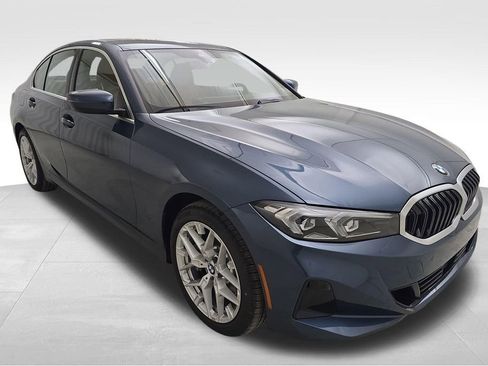 New 2026 BMW 330i xDrive Sedan w/ Convenience Package AWD/4WD image 2