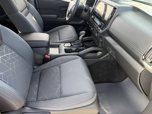 New 2026 Nissan Frontier SV w/ SV Convenience Package image 12