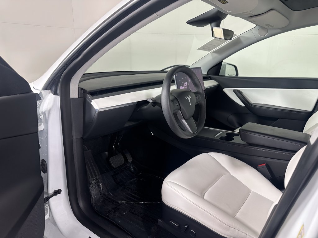 Used 2021 Tesla Model Y Long Range AWD/4WD image 18