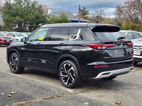 New 2025 Mitsubishi Outlander SEL image 3