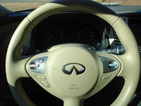 Used 2015 INFINITI QX70 Base AWD 4dr SUV image 12