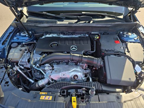 Used 2022 Mercedes-Benz GLB 250 4MATIC image 31