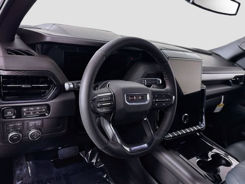 New 2026 GMC Yukon AT4 AWD/4WD image 9