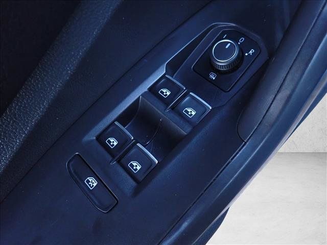 Used 2021 Volkswagen Jetta SE w/ SE Cold Weather Package FWD image 14