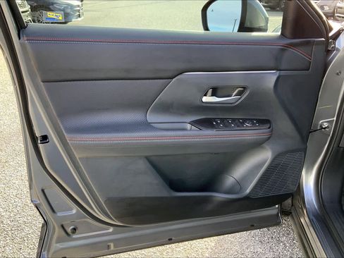 Used 2025 Nissan Kicks SR w/ Interior Electronics Package image 21