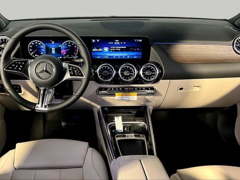 New 2026 Mercedes-Benz GLA 250 4MATIC image 7
