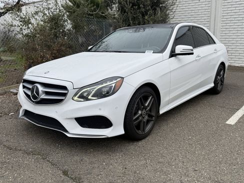 Used 2016 Mercedes-Benz E 400 Sedan image 1